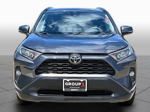 Used 2020 Toyota RAV4 XLE w/ Convenience Package FWD image 4