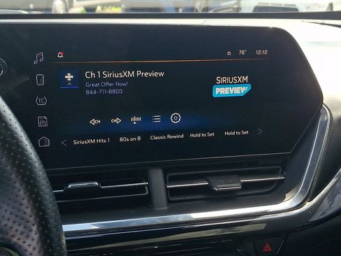 Used 2024 Chevrolet Trax RS w/ Sunroof Package FWD image 17