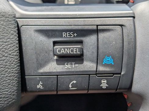 Used 2025 Nissan Rogue SV AWD/4WD image 20