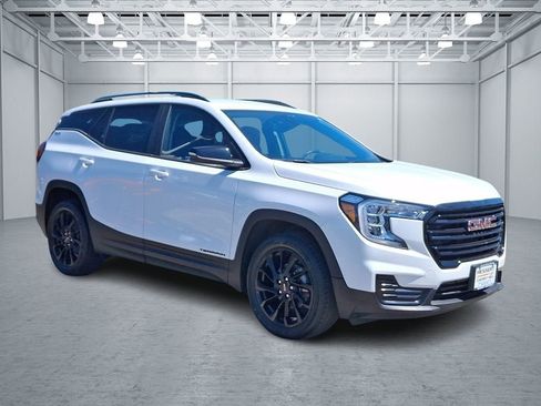 Certified 2023 GMC Terrain SLE w/ Driver Convenience Package AWD/4WD image 4