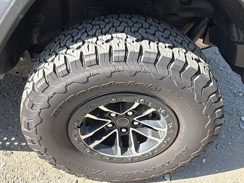 Used 2024 Jeep Wrangler Unlimited Rubicon w/ XTREMEE 35" Tire Package AWD/4WD image 12