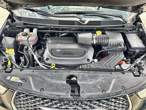 Used 2025 Chrysler Pacifica Select FWD image 25