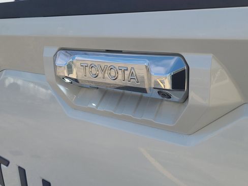 Used 2022 Toyota Tundra Limited image 31
