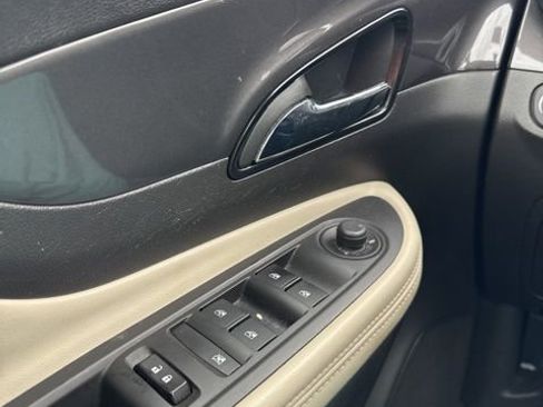 Used 2020 Buick Encore Preferred image 22