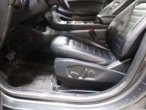 Used 2019 Ford Edge SEL w/ Equipment Group 201A image 19