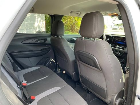 Used 2025 Chevrolet TrailBlazer LT w/ Driver Confidence Package AWD/4WD image 38