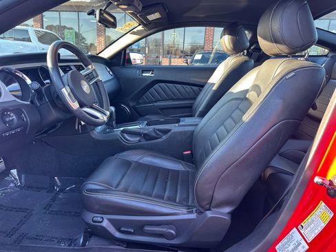 Used 2012 Ford Mustang Premium image 11