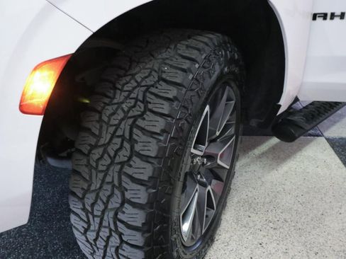 Used 2022 Chevrolet Tahoe Z71 w/ Luxury Package image 9