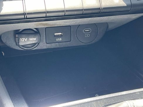 Used 2025 Hyundai Elantra SEL FWD image 18