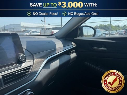 Used 2025 Nissan Altima 2.5 SV FWD image 29