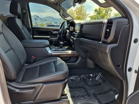 Certified 2024 Chevrolet Silverado 1500 LT Trail Boss w/ LT Trail Boss Premium Package AWD/4WD image 30