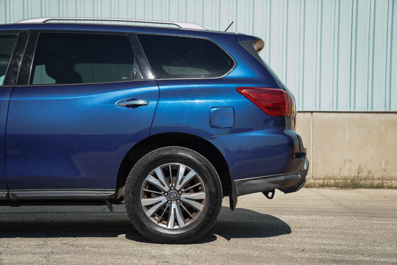 Used 2018 Nissan Pathfinder S AWD/4WD image 12