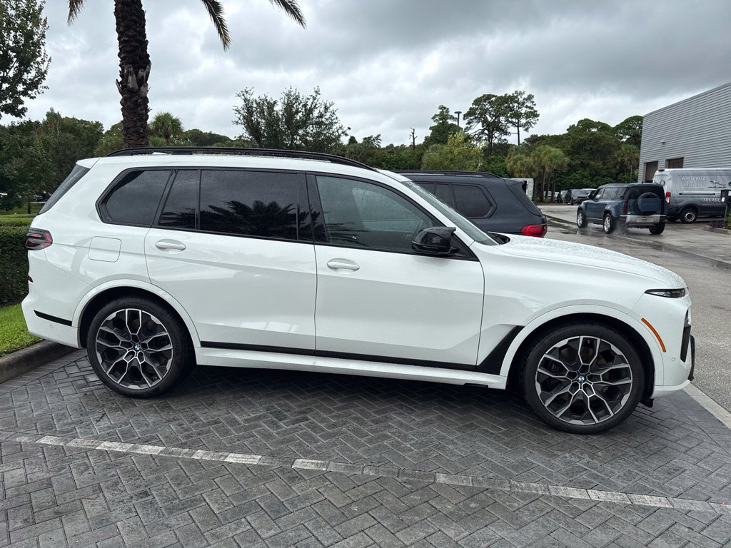 Used 2024 BMW X7 M60i w/ Executive Package AWD/4WD image 4