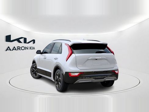 New 2026 Kia Niro Wind FWD image 4