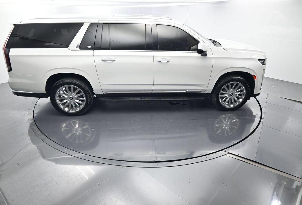 Used 2023 Cadillac Escalade ESV Premium Luxury AWD/4WD image 41