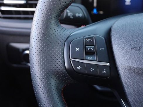 Used 2025 Ford Escape ST-Line image 11