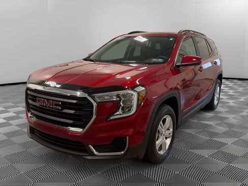 Used 2024 GMC Terrain SLE w/ Driver Convenience Package image 3
