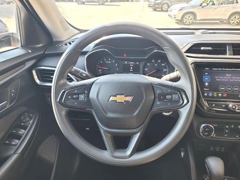 Used 2021 Chevrolet TrailBlazer LT w/ Convenience Package FWD image 9