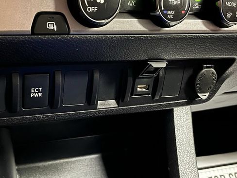 Used 2023 Toyota Tacoma SR5 RWD image 10