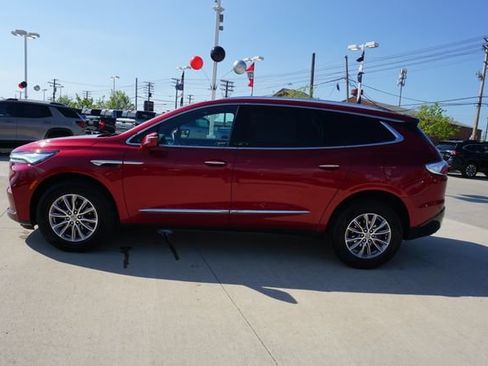 Used 2024 Buick Enclave Essence AWD/4WD image 10