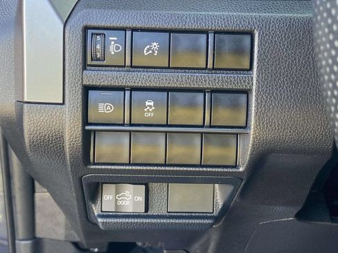 Used 2025 Toyota Tacoma SR5 AWD/4WD image 27