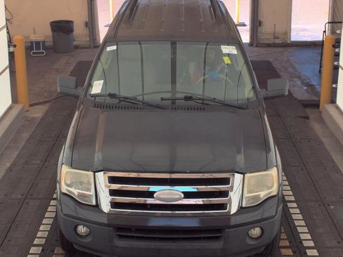 Used 2007 Ford Expedition XLT image 2