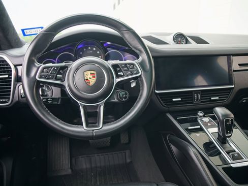 Used 2020 Porsche Cayenne image 27