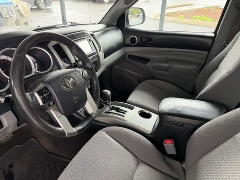 Used 2015 Toyota Tacoma PreRunner w/ SR5 Package image 9