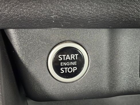 Used 2021 Nissan Rogue SV image 25