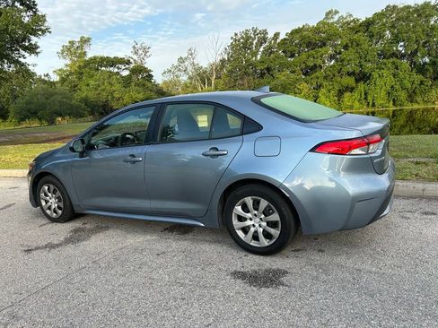Used 2020 Toyota Corolla LE FWD image 4