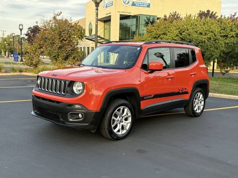 Used 2015 Jeep Renegade Latitude AWD/4WD image 1