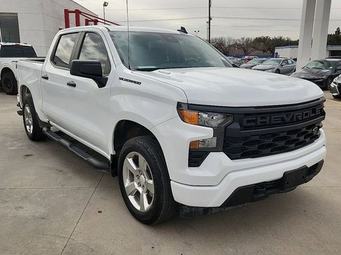 Used 2025 Chevrolet Silverado 1500 Custom w/ Turbomax Blackout Package image 4