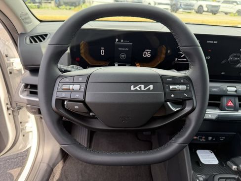 New 2026 Kia K4 EX FWD image 33
