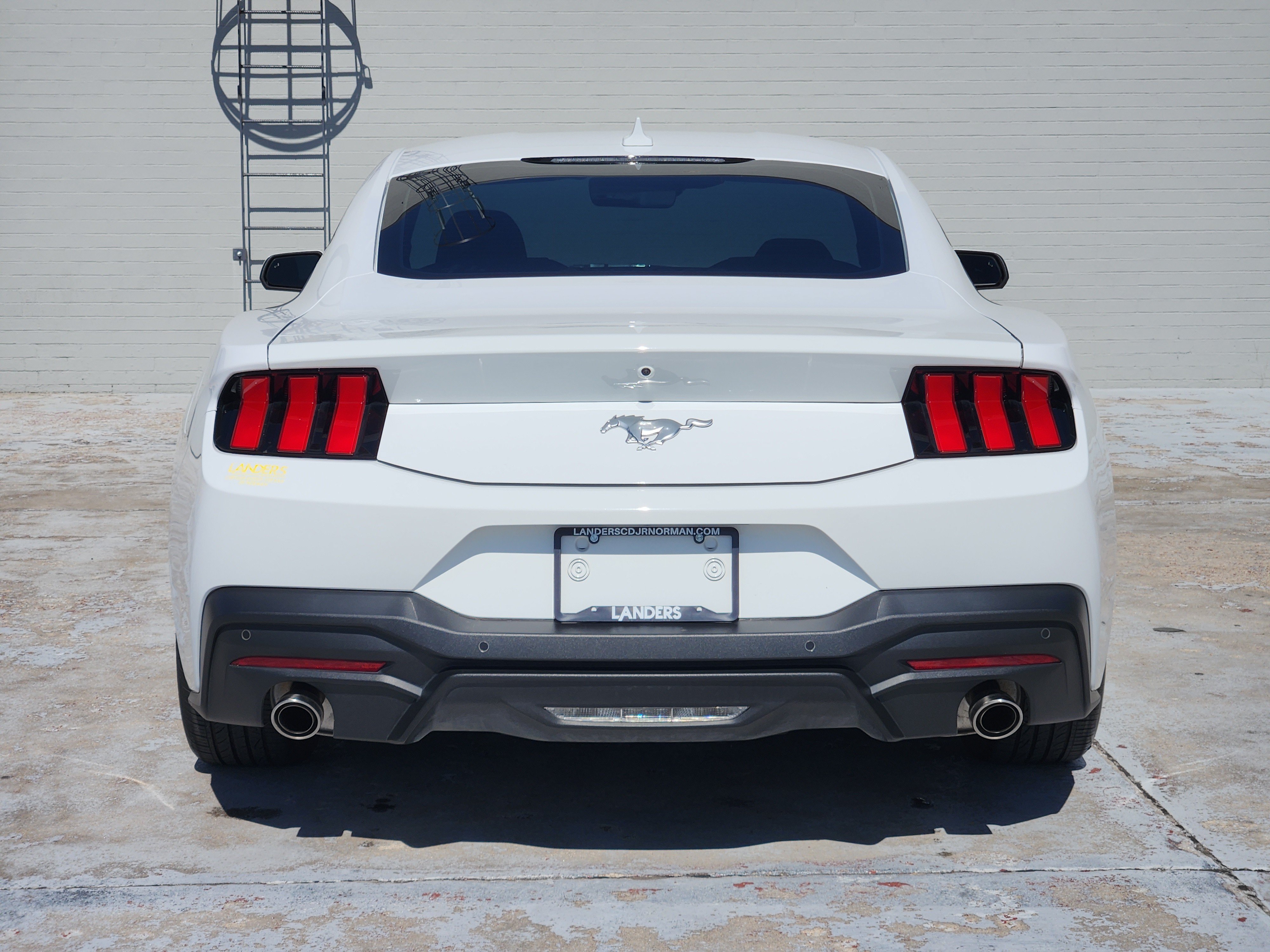 Used 2024 Ford Mustang Coupe RWD image 7