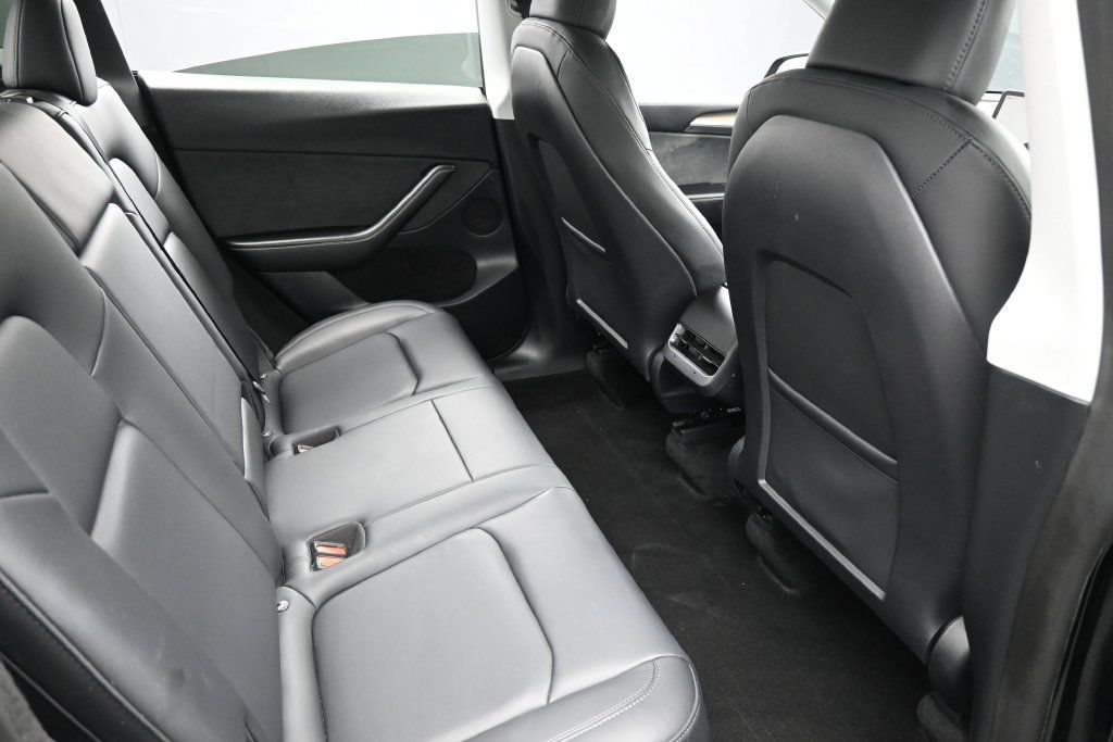 Used 2023 Tesla Model Y 2WD image 29