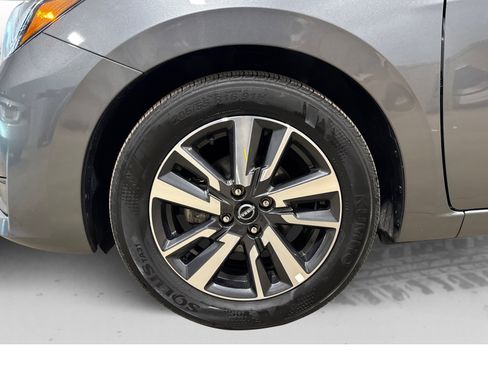 Used 2025 Nissan Versa SV image 44