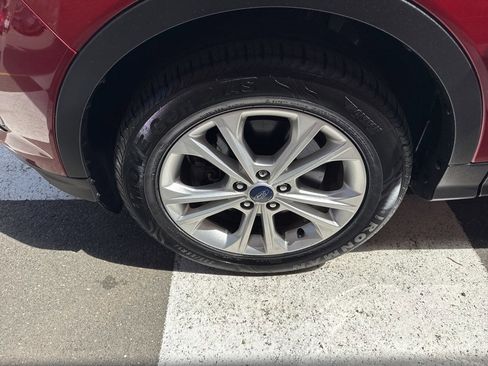 Used 2017 Ford Escape SE w/ Equipment Group 201A AWD/4WD image 13