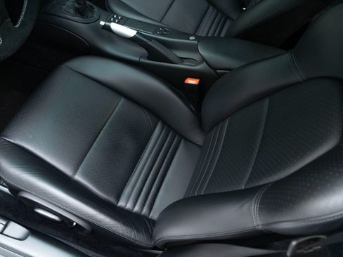 Used 2004 Porsche 911 GT3 RWD image 17