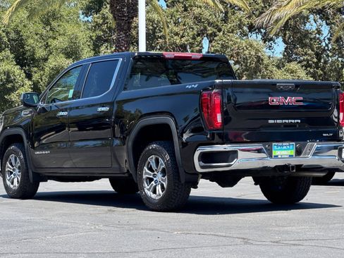 Used 2025 GMC Sierra 1500 SLT AWD/4WD image 5