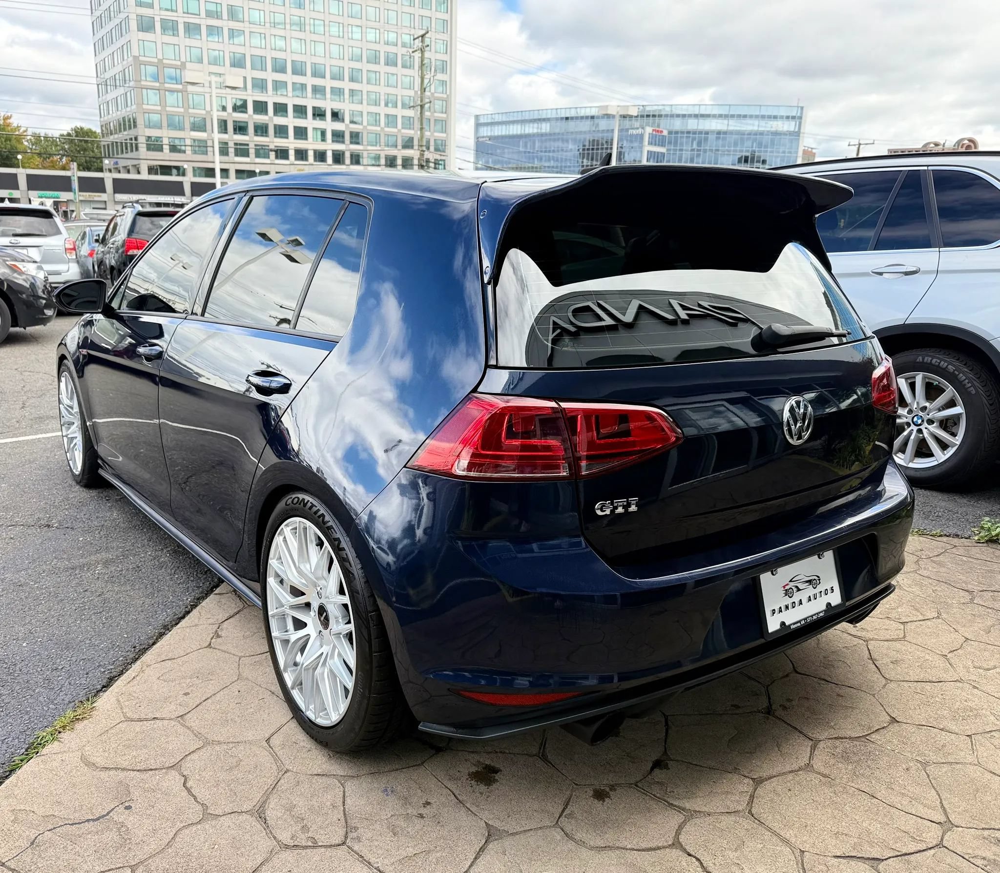 Used 2015 Volkswagen GTI SE FWD image 5