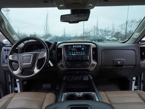 Used 2019 GMC Sierra 3500 Denali w/ Duramax Plus Package image 26