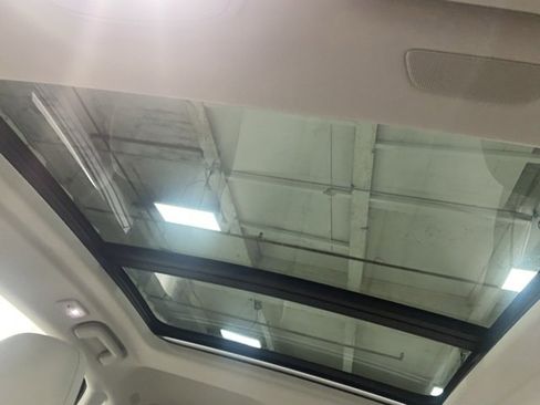 Used 2025 Volvo S90 T8 Ultra w/ Lounge Package image 29