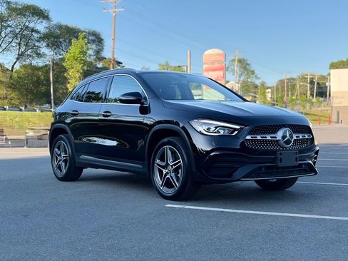 Used 2023 Mercedes-Benz GLA 250 4MATIC image 9