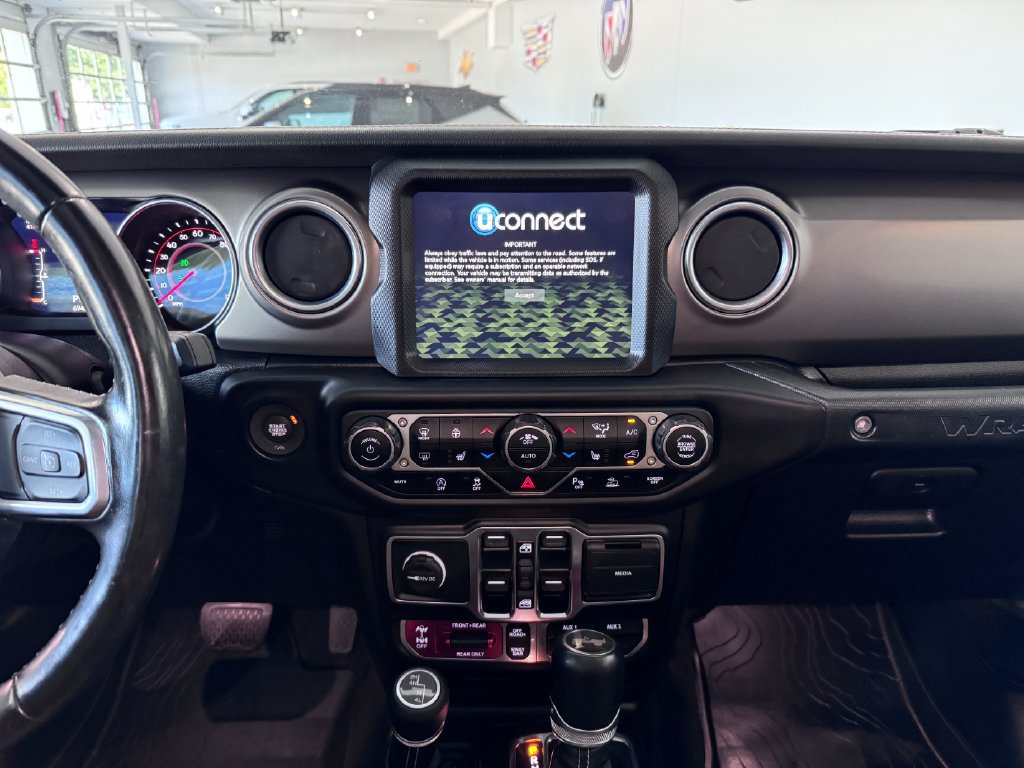 Used 2021 Jeep Wrangler Unlimited Rubicon AWD/4WD image 17