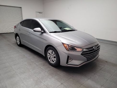 Used 2020 Hyundai Elantra SE FWD image 13
