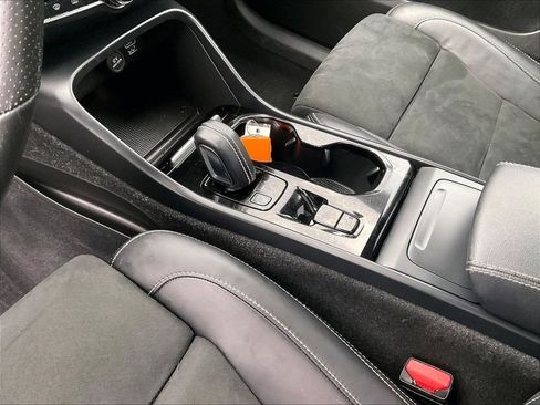 Used 2021 Volvo XC40 T5 R-Design w/ Climate Package AWD/4WD image 20