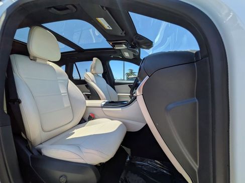 Certified 2026 Mercedes-Benz GLC 300 4MATIC image 23