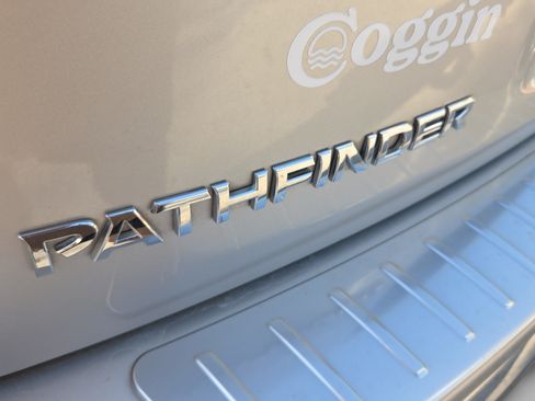 Used 2017 Nissan Pathfinder Platinum FWD image 32