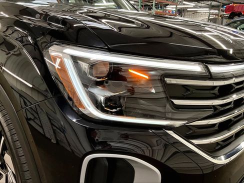 Certified 2026 Volkswagen Atlas SE w/ Panoramic Sunroof Package AWD/4WD image 31