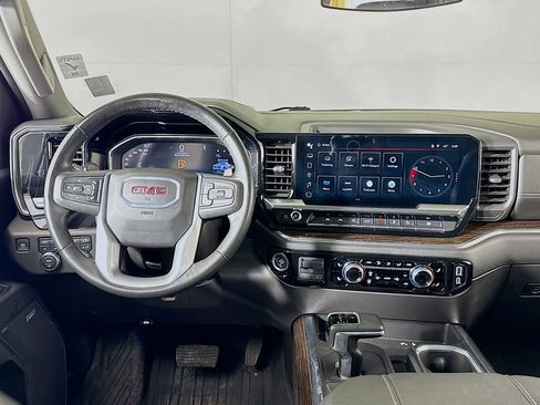 Used 2024 GMC Sierra 1500 Elevation w/ Elevation Premium Package AWD/4WD image 12